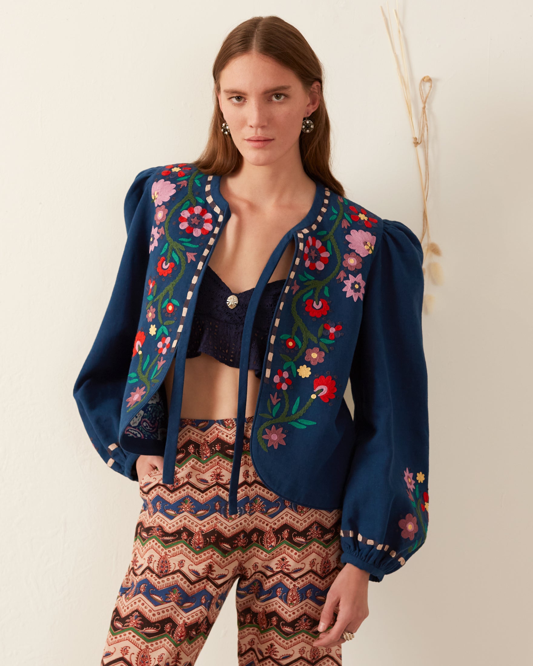 ANDREE BY UNIT / SAVANNA Floral Embroidered Denim Jacket – Violet